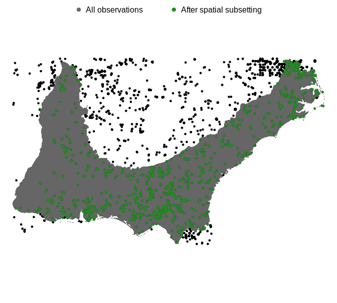 map of all occurrences, with the polygon in grey, and the points kept after spatial subsetting in green